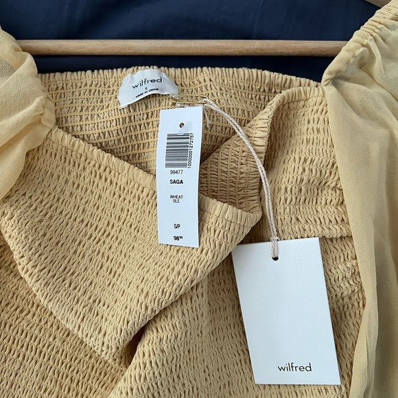 NWT Aritzia blouse - Picture 3 of 3